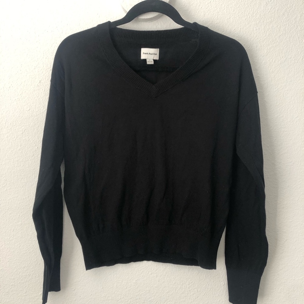 FRANK AND OAK V NECK